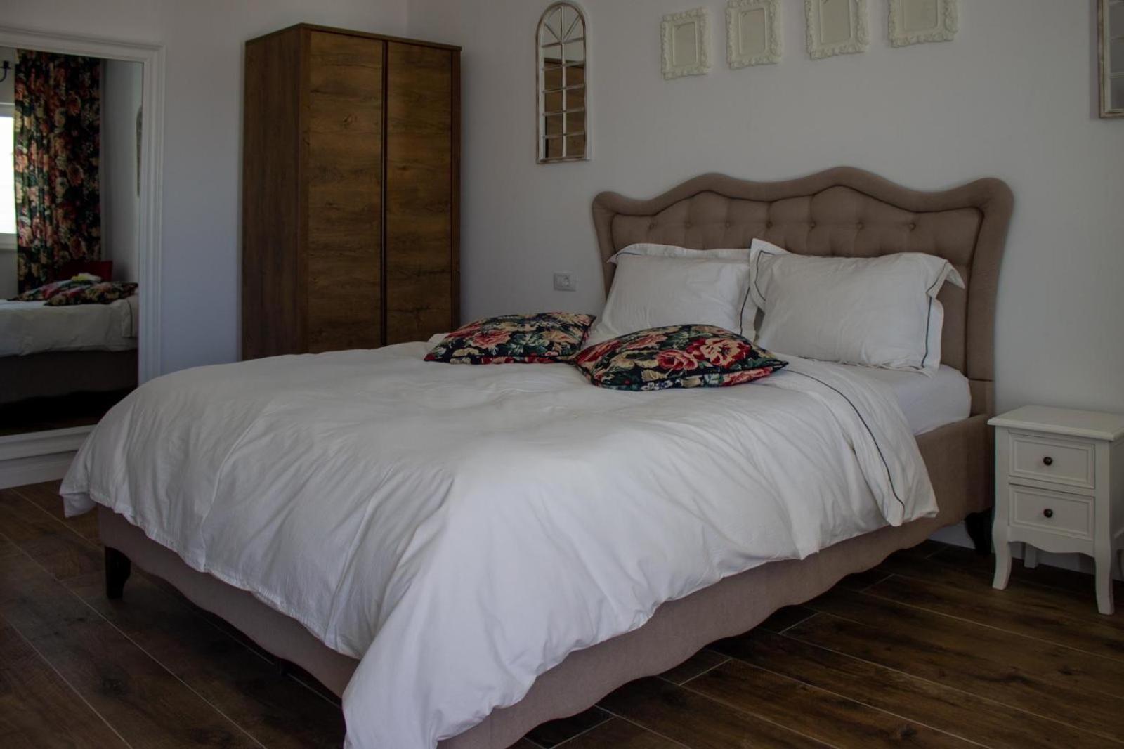 Alma Rezidence Bed & Breakfast ทูร์ดา ภายนอก รูปภาพ